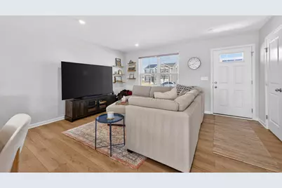 383 Thresher Street, Dekalb, IL 60115 - Photo 4