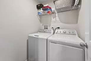 383 Thresher St, Dekalb, IL 60115 - Photo 28