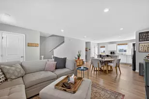 383 Thresher St, Dekalb, IL 60115 - Photo 6