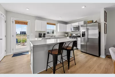 383 Thresher Street, Dekalb, IL 60115 - Photo 10