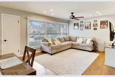 5310 Davis Street, Skokie, IL 60077 - Photo 4