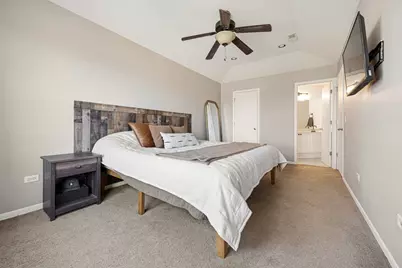 1002 Castleshire Drive, Woodstock, IL 60098 - Photo 16