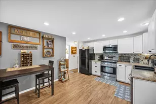 605 Belaire Dr, Washington, IL 61571 - Photo 10