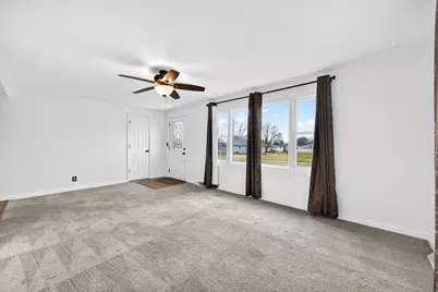 605 Belaire Drive, Washington, IL 61571 - Photo 8