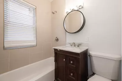 7653 S Saint Lawrence Avenue, Chicago, IL 60619 - Photo 16