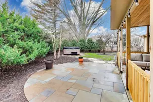 905 Crestfield Ave, Libertyville, IL 60048 - Photo 32