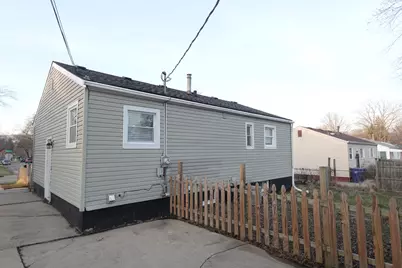 2401 Huron Terrace, Waukegan, IL 60087 - Photo 4