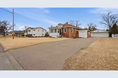 4301 17th Avenue, Moline, IL 61265 - Photo 2