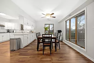 6815 Willow Springs Rd, Countryside, IL 60525 - Photo 10