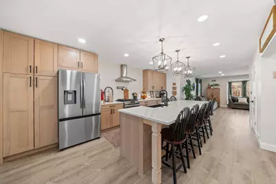 338 Lakelawn Boulevard, Aurora, IL 60506 - Photo 2