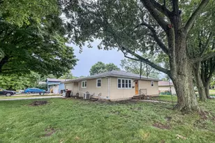 811 N East St, Leroy, IL 61752 - Photo 2