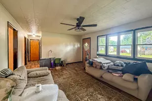 811 N East St, Leroy, IL 61752 - Photo 6