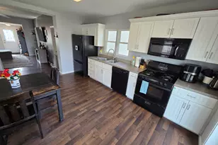 170 W Maple St, Coal City, IL 60416 - Photo 6