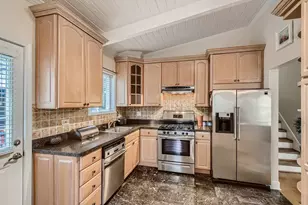 9529 Keystone Ave, Skokie, IL 60076 - Photo 6