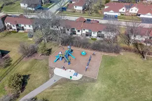 823 E Coach Rd, Palatine, IL 60074 - Photo 30