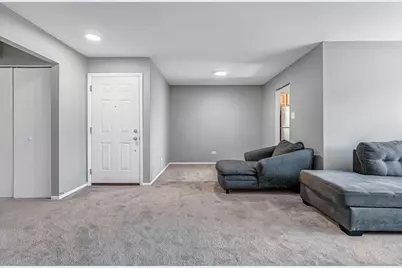 823 E Coach Road #8, Palatine, IL 60074 - Photo 8