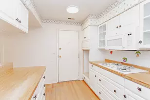 1410 Pebblecreek Dr, Glenview, IL 60025 - Photo 12