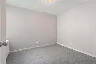 525 W Hawthorne Pl, Chicago, IL 60657 - Photo 18