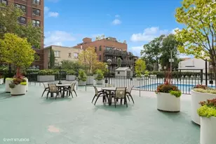 525 W Hawthorne Pl, Chicago, IL 60657 - Photo 26