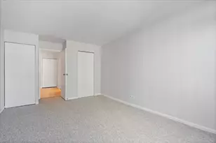 525 W Hawthorne Pl, Chicago, IL 60657 - Photo 16