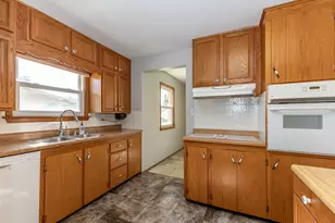 989 Dayton Ct, Galesburg, IL 61401 - Photo 8