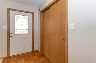 989 Dayton Ct, Galesburg, IL 61401 - Photo 4