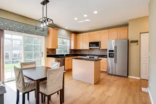 2889 Peachtree Cir, Aurora, IL 60502 - Photo 4