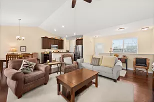 21 W Winterberry Ave, Cortland, IL 60112 - Photo 8