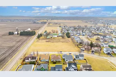 21 W Winterberry Avenue, Cortland, IL 60112 - Photo 2