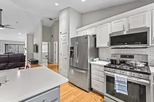 2987 Saganashkee Ln, Naperville, IL 60564 - Photo 4