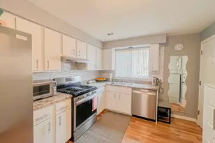 8422 W Catalpa Ave, Chicago, IL 60656 - Photo 8