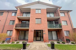 8422 W Catalpa Ave, Chicago, IL 60656 - Photo 1