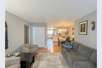 8422 W Catalpa Avenue #202, Chicago, IL 60656 - Photo 4