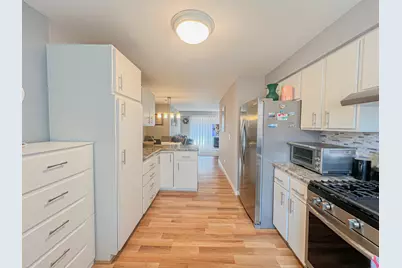 8422 W Catalpa Avenue #202, Chicago, IL 60656 - Photo 14