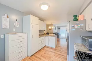 8422 W Catalpa Ave, Chicago, IL 60656 - Photo 12