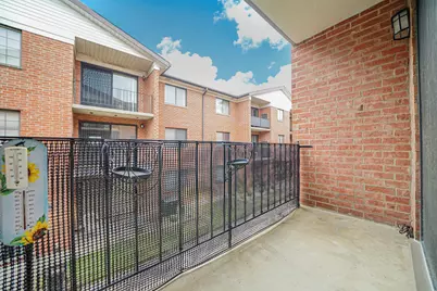 8422 W Catalpa Avenue #202, Chicago, IL 60656 - Photo 28