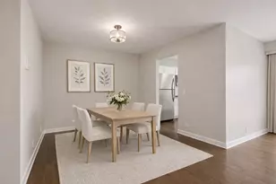 27W685 Grasmere Dr, Winfield, IL 60190 - Photo 4