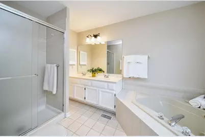 304 Camarie Court, Naperville, IL 60540 - Photo 18