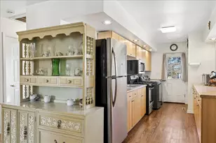 63 Wren Rd, Carpentersville, IL 60110 - Photo 4