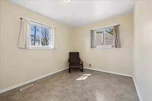 63 Wren Rd, Carpentersville, IL 60110 - Photo 16