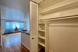 2411 W Balmoral Ave, Chicago, IL 60625 - Photo 2