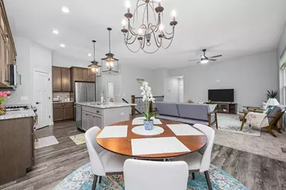 4709 Pheasant Creek Avenue, Davenport, IA 52807 - Photo 12