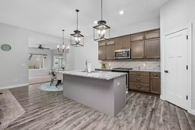 4709 Pheasant Creek Avenue, Davenport, IA 52807 - Photo 4