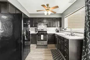 554 Alton Ct, Carol Stream, IL 60188 - Photo 10