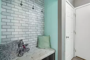 554 Alton Ct, Carol Stream, IL 60188 - Photo 8