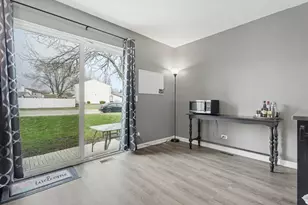 554 Alton Ct, Carol Stream, IL 60188 - Photo 12