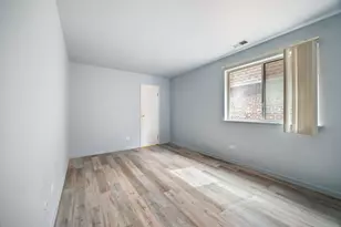 9813 Bianco Terrace, Des Plaines, IL 60016 - Photo 10