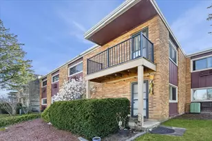 1320A Lore Ln, Lombard, IL 60148 - Photo 2