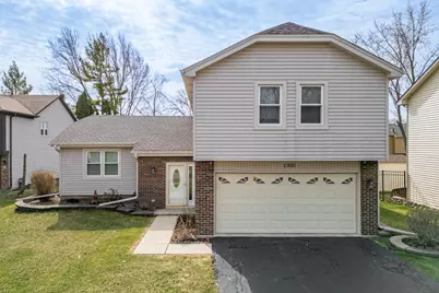 1300 Big Horn Trail, Carol Stream, IL 60188 - Photo 1