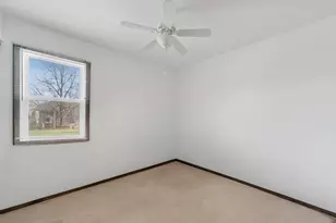 1300 Big Horn Trail, Carol Stream, IL 60188 - Photo 20
